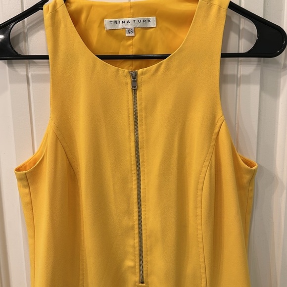 Trina Turk Yellow Sleeveless Front Gold Zipper Mini Dress XS Like New - Picture 2 of 4